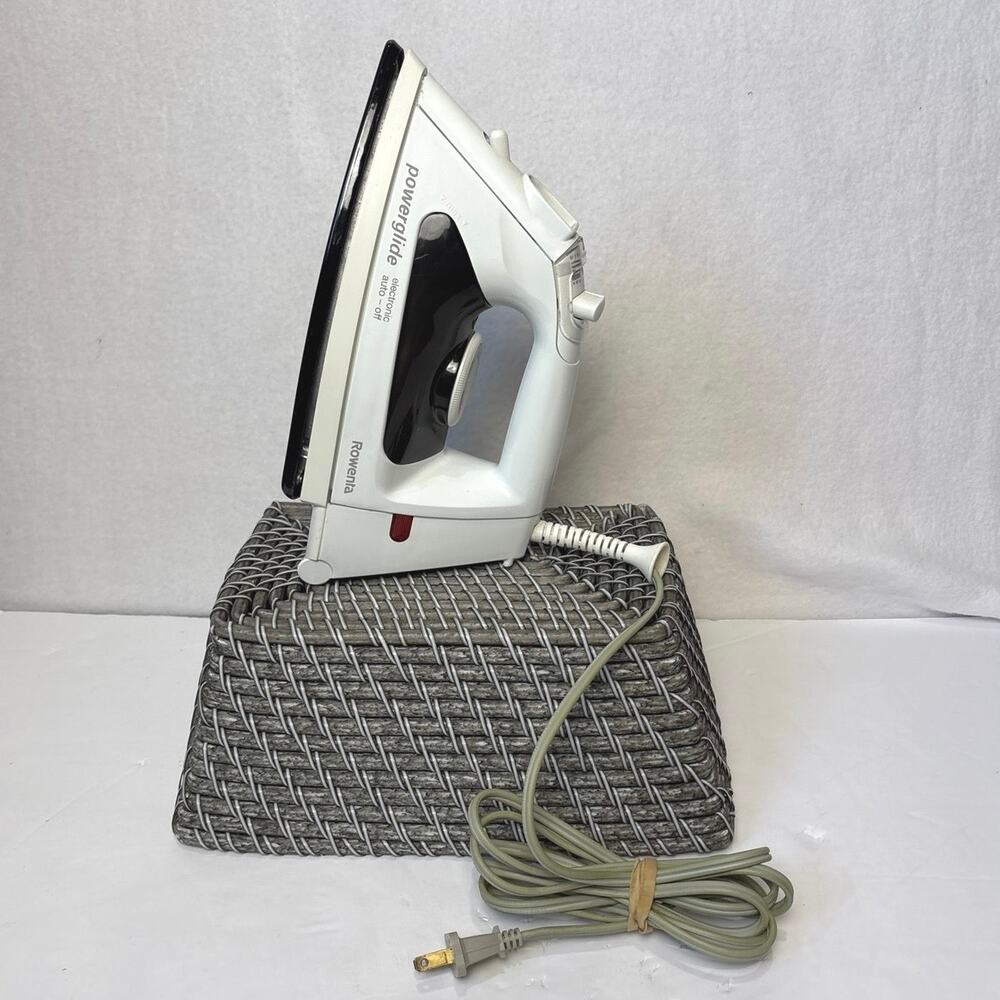 ROWENTA 1200W PowerGlide DE-02 Stainless Steel Airglide Steam Iron